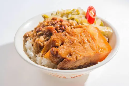 ▲非洲豬瘟影響，高雄老字號滷肉飯「南豐」直接公休要好幾天。（圖／取自南豐滷肉飯建工店臉書）