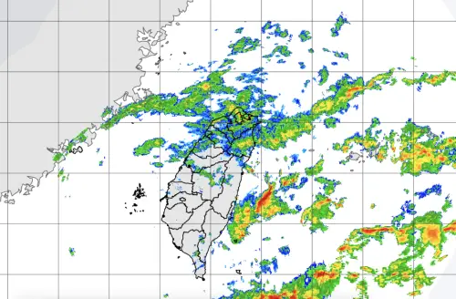 雙北6縣市豪雨特報！濕涼到下週三　「台灣附近低壓」成颱機率曝
