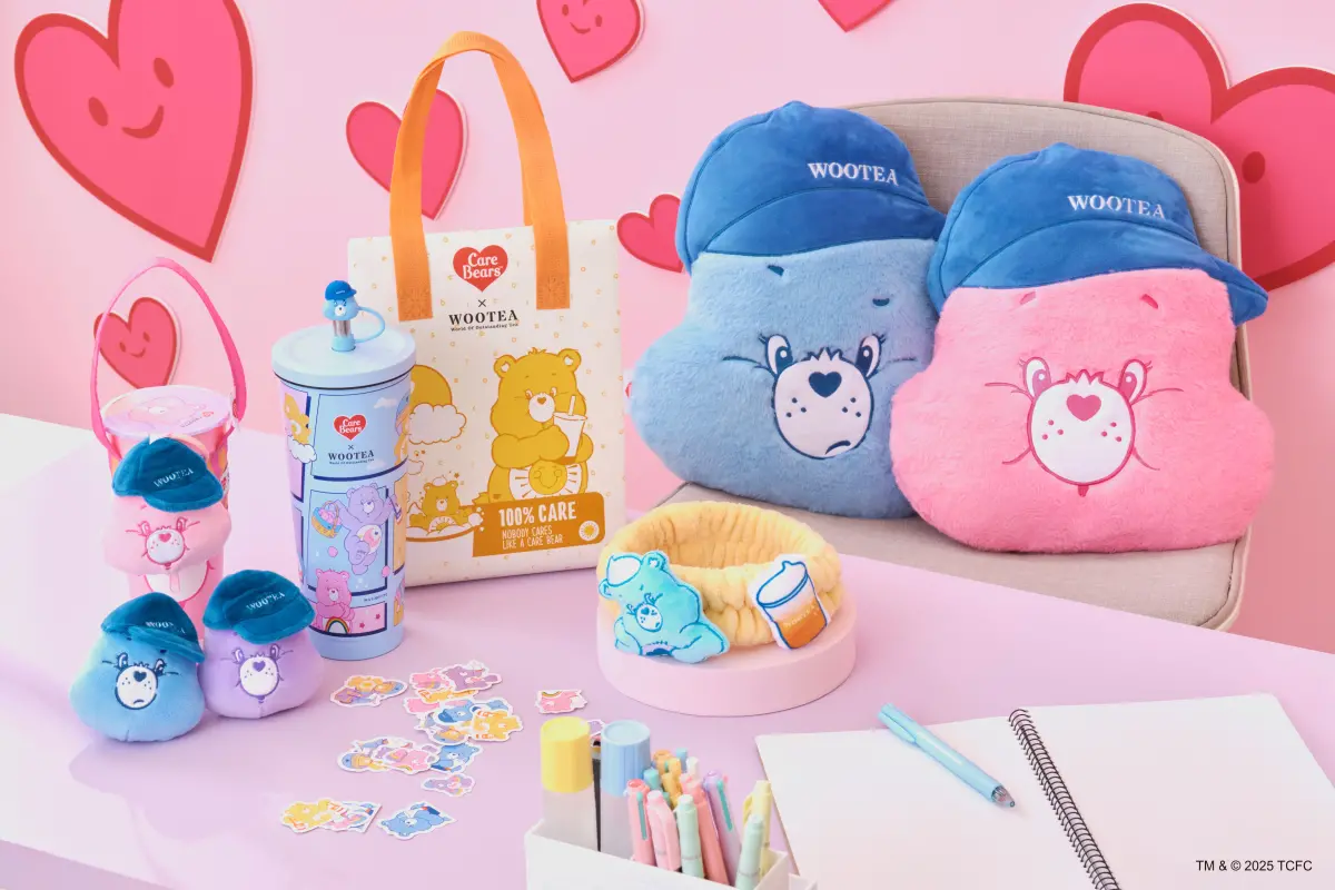 ▲五桐號開喝焙茶新品，聯名Care Bears彩虹熊！10月23日起開搶提袋盲盒、絨毛髮帶、造型抱枕、不鏽鋼吸管杯，免費送保冷袋、貼紙包共6款周邊。老賴紅茶「烤糖奶蓋」也送保冷提袋。（圖／五桐號提供）