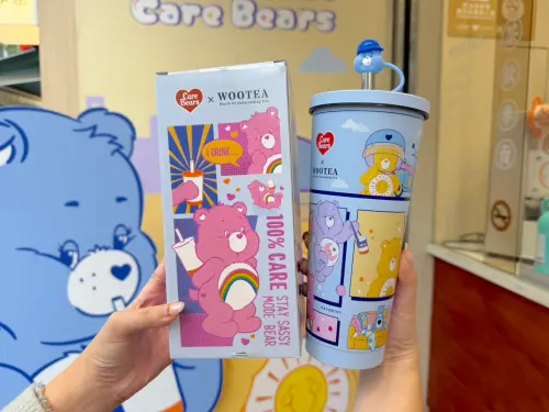 ▲漫畫風格「Care Bears不鏽鋼吸管杯」還附吸管套。（圖／記者蕭涵云攝）