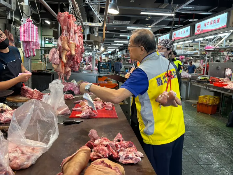 ▲林承德感嘆，對比台中市廚餘養豬戶為少數，卻爆出疑似非洲豬瘟案例。（圖／北市闡發局提供）