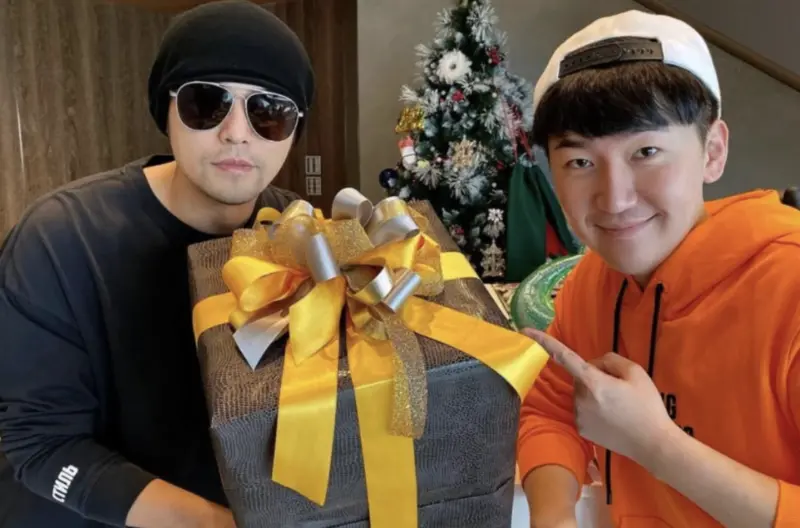 ▲周杰倫（左）的魔術師好友蔡威澤（右），傳出疑似幫他代操比特幣投資後神隱，外界霧裡看花，令人好奇曾登上《美國達人秀》的蔡威澤，究竟發生什麼事了。（圖／蔡威澤IG@willtsai）