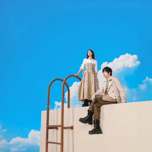 ▲五月天阿信（右）看完劉若英（左）主演的電影《我們意外的勇氣》，馬上寫了一首歌〈意外勇敢的臉龐〉讓兩人合唱。（圖／相信音樂提供）