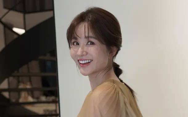 ▲吳怡霈（如圖）日前才接下60屆廣播金鐘主持，不料她昨日突然發文，罕見透露自己疲憊不堪，甚至崩潰痛哭表示：「我只是在逞強」。（圖／翻攝自IG wuipei29）