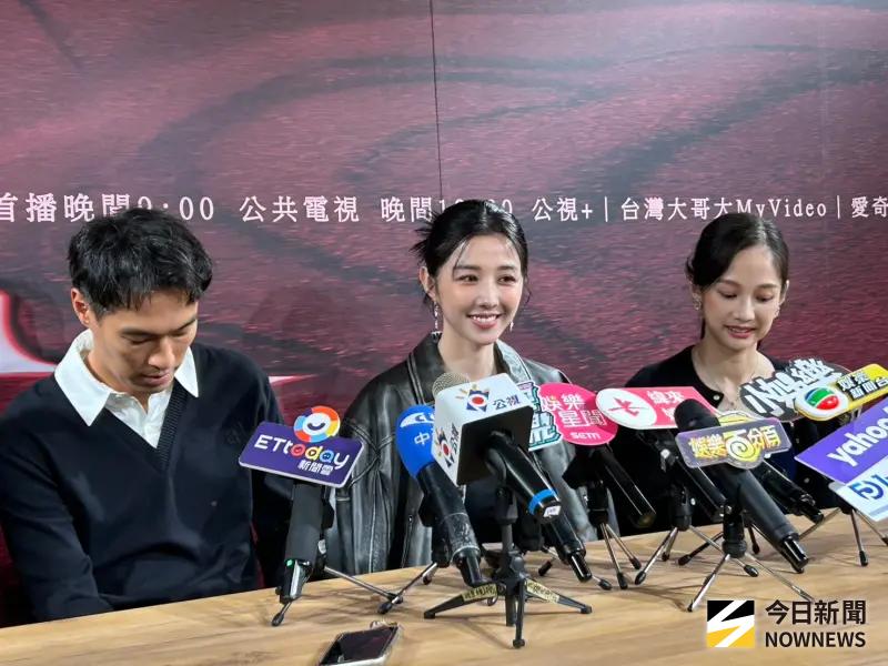 ▲邵雨薇（中間）在《人浮於愛》中和屈中恆有激情床戲，侯文詠透露選角關鍵，看中她坎坷又愛錢的一面。（圖／記者李欣容攝）