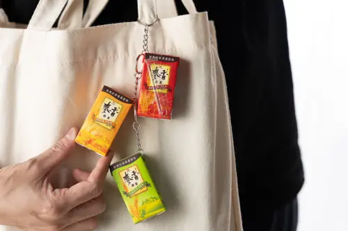 ▲超級擬真的麥香ICASH 2.0，讓你通勤、付款，都充滿創意與樂趣。（圖／NOWNEWS攝）