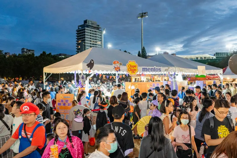 台北市天母商圈年度盛事萬聖節嘉年華「天母搞什麼鬼」活動，順延至下週末10月31日舉辦。（圖／天母商圈臉書）