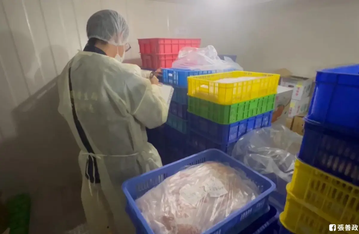 ▲問題豬場肉差點流入市面，桃園攔截405公斤。（圖／張善政臉書）