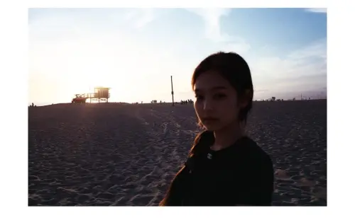 ▲Jennie的IG副脹都是記錄生活、隨手拍的照片，以及BLACKPINK不同的一面。（圖／IG@lesyeuxdenini）