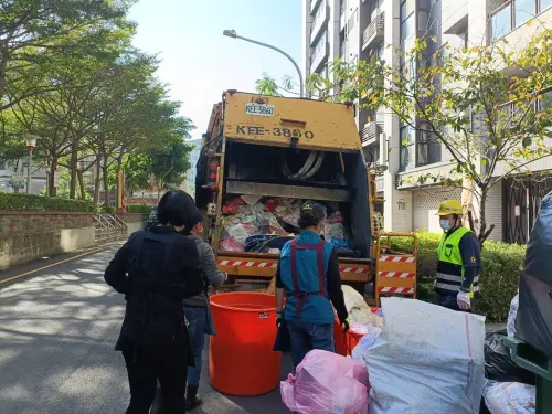 ▲南部地區垃圾車大年初五幾乎都恢復清運，僅雲林及屏東部分鄉鎮仍然是暫停收運。（圖／桃園市環保局提供）