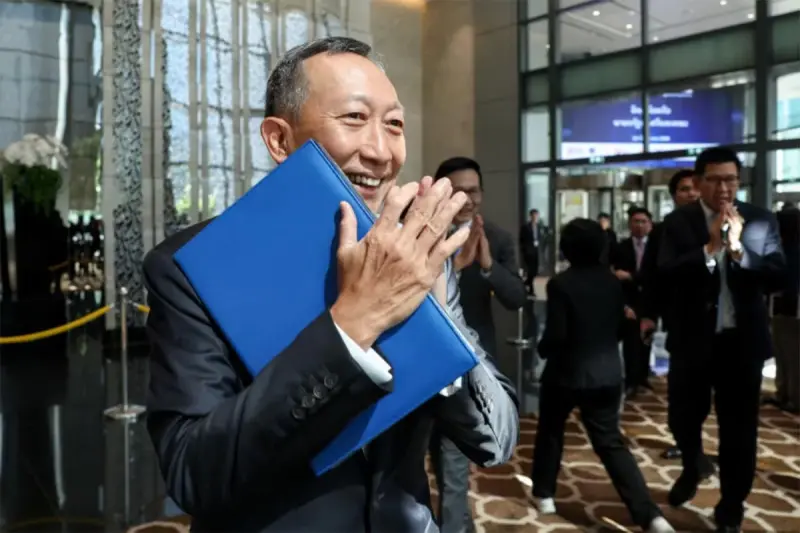 ▲泰國財政部副部長沃拉帕（Vorapak Tanyawong）被點名與柬埔寨詐騙集團有往來，讓他上任短短33天就火速請辭，但沃拉帕否認自己與詐團有關。（圖／翻攝自曼谷郵報）