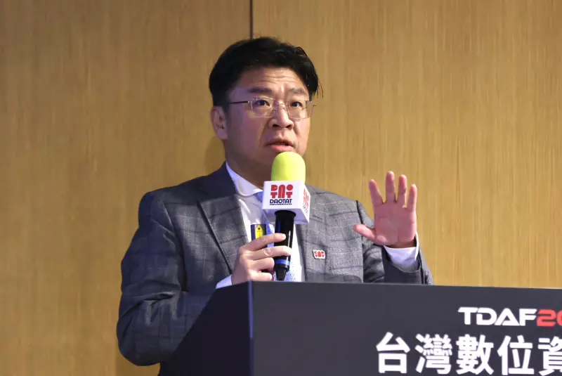 「AI+穩定幣」＝下一波金融奇蹟！李鎮宇：M2M交易將取代人類支付