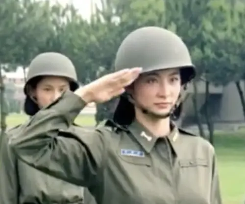 林青霞、黛咪摩爾都入伍！影視女兵巾幗不讓鬚眉　閃兵男該臉紅　
