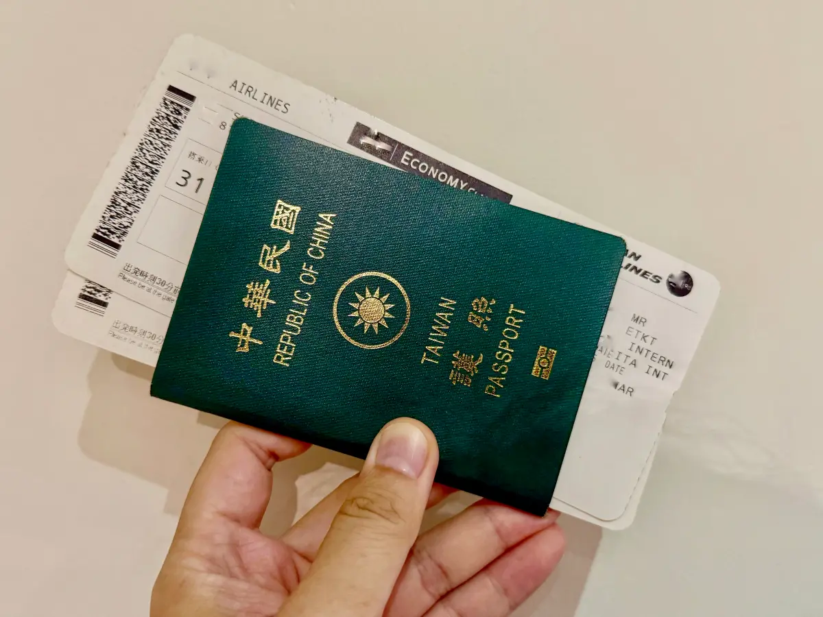 光復連假拼出國！他網上買機票遇詐騙無法登機 自買機票注意4點