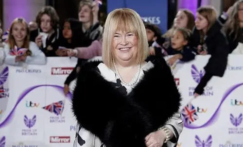 64歲蘇珊大嬸長這樣！中風後重返舞台　超優雅金髮鮑伯頭驚艷全場
