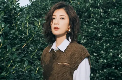 修杰楷才因閃兵被抓！老婆賈靜雯近況曝　不受影響大吃廈門美食
