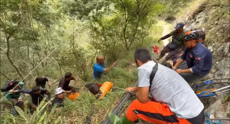 南投連假山難頻傳！3天動員30人、1直升機　消防員：比平日還要忙