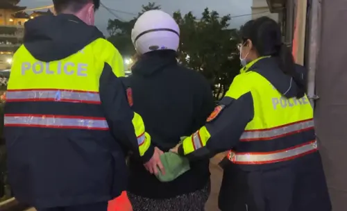 ▲ 新北土城38歲馬女與閨蜜祭拜姊姊後陳屍浴室，全身覆濕棉被。報案人陸女神情恍惚、說詞反覆，檢警懷疑涉有重嫌，依殺人罪嫌移送偵辦並建請羈押。（圖／翻攝畫面）