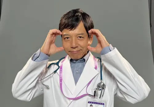 ▲勝村政信螢幕上的形象大都是正派好人，私下真面目卻頗有距離。（圖／翻攝自Instagram／doctorx_official）