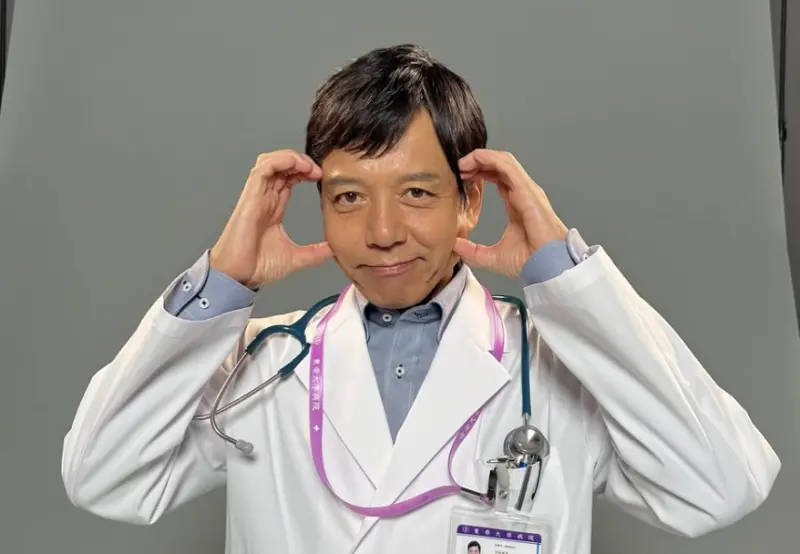 ▲62歲勝村政信爆出婚外情，對方是小他20歲的A某，在他積極追求之下，A某答應交往，他甚至還找律師問這樣算不算通姦。（圖／翻攝自Instagram／doctorx_official）