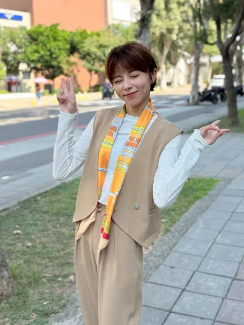 ▲王瞳狂粉闖民視電視台遭保全驅逐，沒想到卻攻擊對方。（圖／翻攝自王瞳臉書）