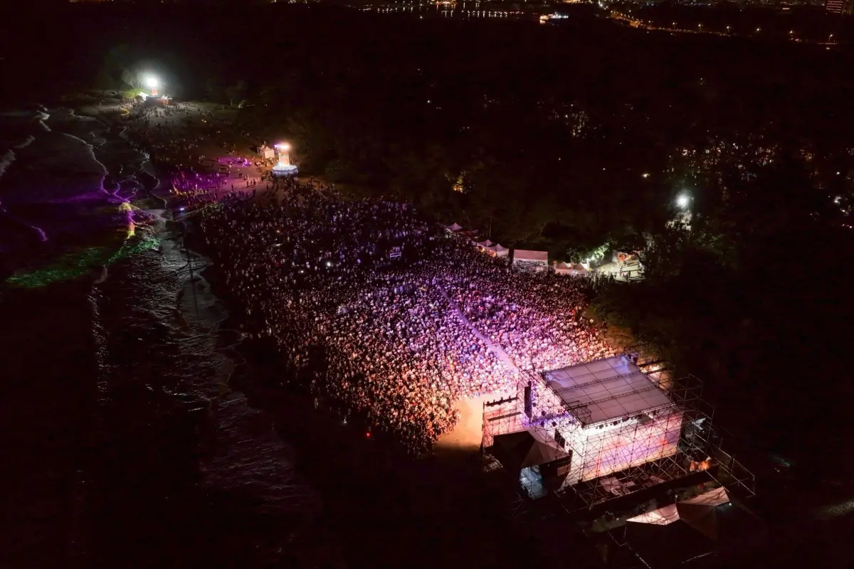 ▲台灣首屆國際火舞藝術節「火神祭Firemosa」昨日在漁光島開幕，吸引爆滿人潮，本文整理表演時間、卡司、交通等資訊一次看。（圖／取自Coming True Fire Group 即將成真火舞團臉書）