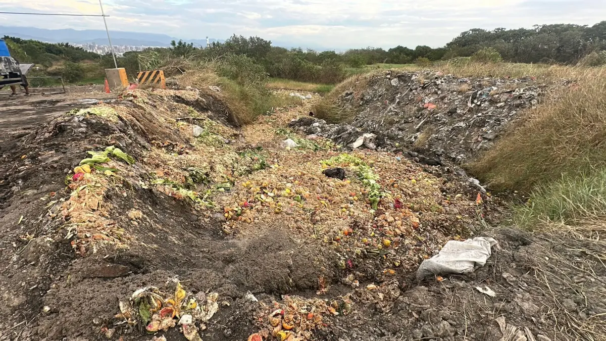 ▲防堵非洲豬瘟！議員曝「中市府就地掩埋廚餘」怒批：擴大污染風險。（圖／何文海 台中市議員臉書）