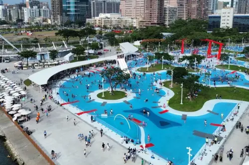 ▲高雄市政府海洋局在星光水岸公園等場域，舉辦高雄海洋派對活動。(圖／高雄市政府海洋局提供)