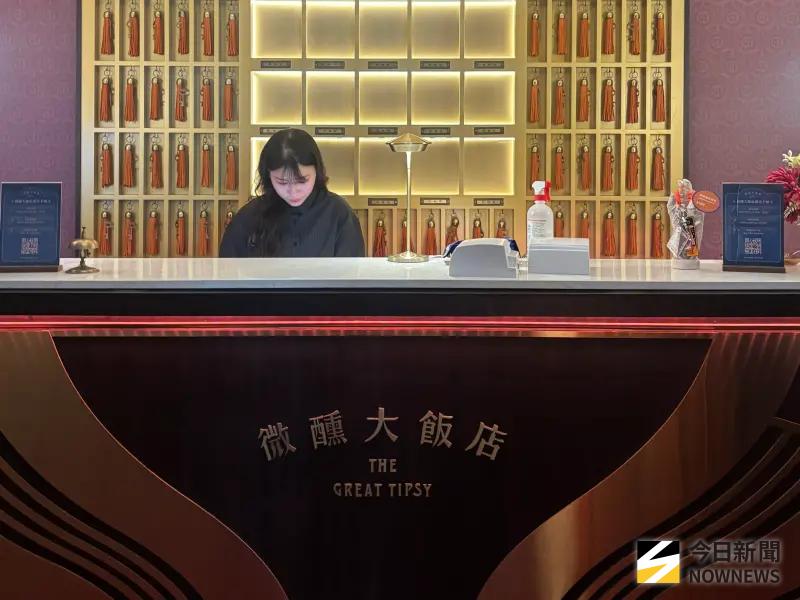 ▲《微醺大飯店》落腳高雄哈瑪星老建築，並且改造成沉浸空間。 （圖／記者李青縈攝）