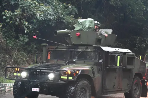 ▲陸勝1號操演登場，拖式飛彈捍馬車出動。（圖／陸軍司令部提供）