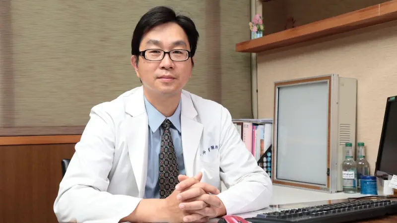 ▲醫師孫仲賢於ESGE第34屆年會上發表醫療成果，其手術案例獲選為大會的「最佳手術影片精選」（Best selected videos）。（圖／翻攝畫面）