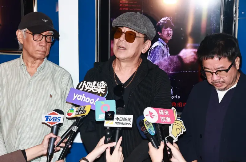 ▲高捷（中）悼念本月初去世的顏正國，希望他能在其他國度繼續當好小子，顏正國另一位生前舊識喜翔則哀嘆當初合作《少年吔，安啦！》很多人都不在了，一度語帶哽咽。（圖／記者葉政勳攝）　