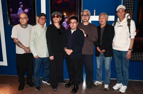 ▲鋼鐵爸（左起）、廖慶松、高捷、褚明仁、倪重華、杜篤之、喜翔一起出席《少年吔，安啦！》珍重再見場特映，像片中主角顏正國道別。（圖／記者葉政勳攝）　