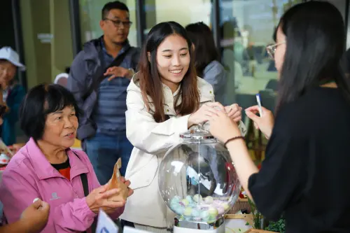 ▲「村光乍現」金牌農村成果展，適逢光復節連假，參與踴躍，透過農村好物與互動認識農村創新與文化魅力。（圖／主辦單位提供)