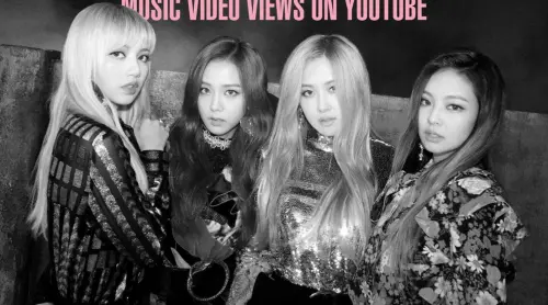 BLACKPINK曼谷開唱配合國喪！MV秒改黑白色調　全場起立默哀1分鐘
