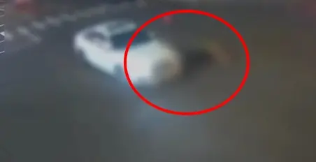 把馬路當賽車場？台中奧迪女飆車又闖紅燈 騎士遭撞飛重摔慘死