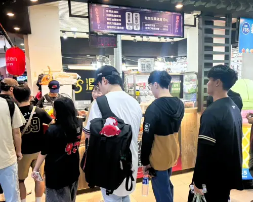 ▲總冠軍賽G4在樂天桃猿主場舉行，球迷進場踴躍，有機會締造滿場。(圖/記者廖聿偉攝)