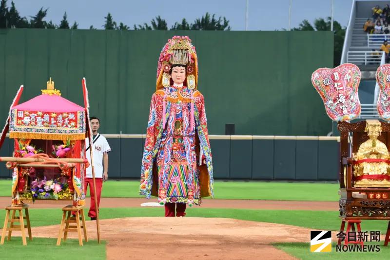 台灣大賽G4／真「神明野球」！樂天拚聽牌出招　媽祖到場坐鎮加持