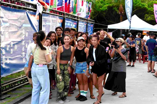 ▲國際級賽事吸引超過10國、近300位國內外選手齊聚佳樂水。（圖／屏東縣府提供）