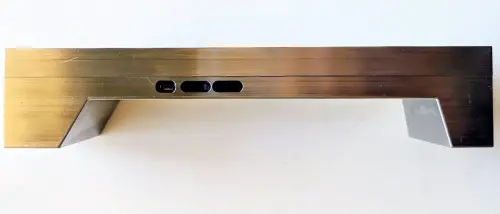 ▲「6 Pound Phone Case」側面模樣，又厚又笨重，不可能塞進口袋。（圖／kickstarter）