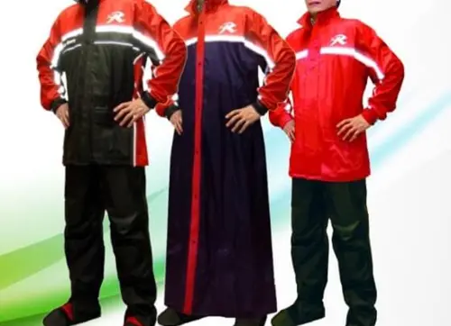 ▲天德牌是台灣本土品牌，堪稱是機車族「雨天戰袍」，品牌擁有多項發明專利，包括隱藏式鞋套、背包擴展以及前襟防水新設計。（圖／翻攝天德牌官網）