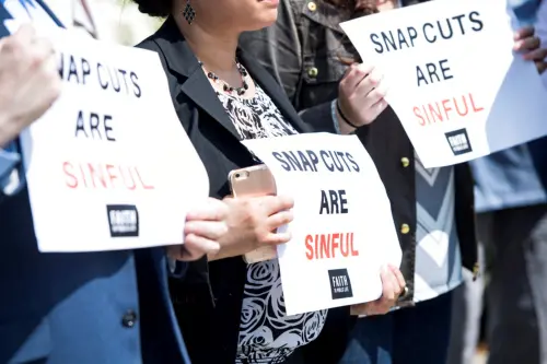 ▲美國SNAP計劃發放的食品券，對許多中低收入戶來說，是相當重要的生活支持，刪減恐引起民怨。（示意圖／美聯社／達志影像）