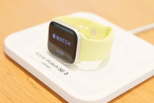 ▲Apple Watch SE 3 能提供通知、付款、找iPhone、防水與基本健康偵測等需求，且價格更便宜。（圖／NOWNEWS攝影中心）