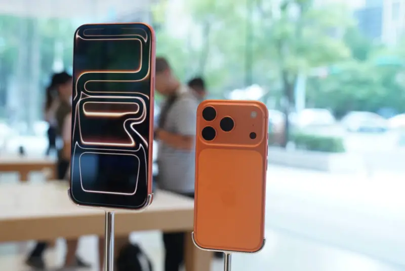 ▲從iPhone 12 Pro開始就有的人像夜拍功能，但在iOS 26說明文件並沒有看到iPhone 17 Pro間接證實今年新機沒有支援人像夜拍功能 。（圖／NOWNEWS攝影中心）