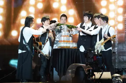 任賢齊超帥！攜五月天拍廣告還分代言費　阿信：齊哥永遠是我大哥
