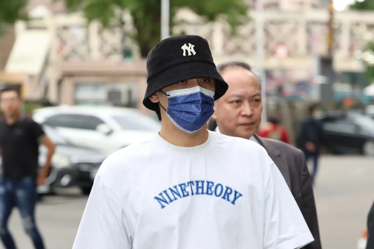 快訊／陳零九涉閃兵現身新北院！被問「官司是否有點多？」秒尷尬