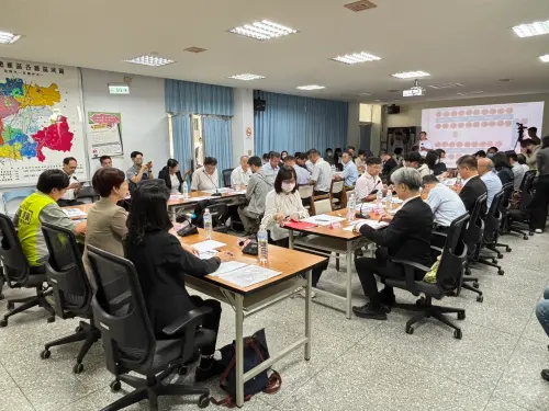 ▲立法院經濟委員會今（20）日在台南召開會議，會中決議由台南市政府於下週召開整合會議，並由中央相關部會成立工作小組協助解決問題。（圖／陳亭妃提供）