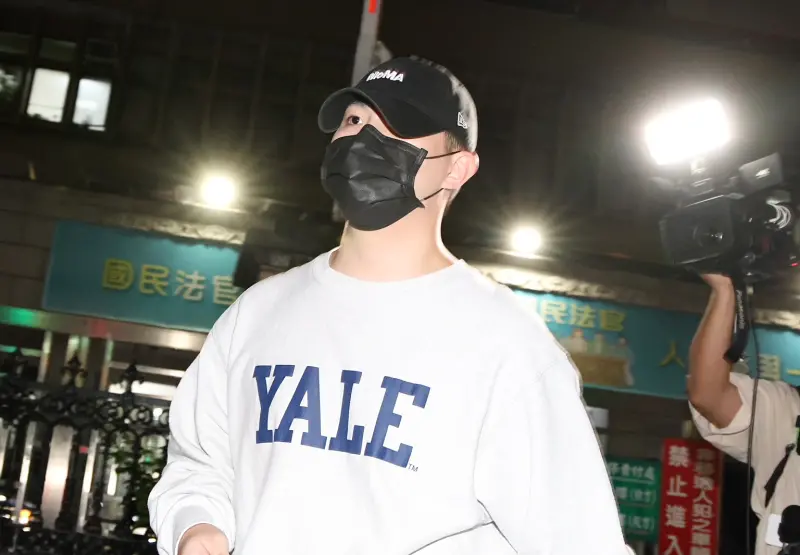    ▲林子惟出庭認罪並表達當初是「誤信朋友的話」，希望法院判他緩刑。（圖／記者朱永強攝）  