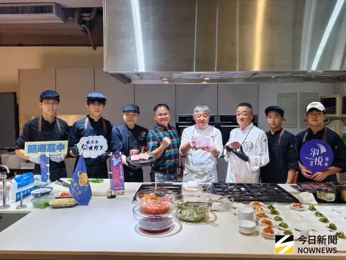 ▲岩手前澤牛再度登台中，明道餐飲科學生在台日主廚指導下，實際操作分切、掌火和擺盤，完成三道和牛料理，（圖／記者金武鳳攝，2025.10.27)