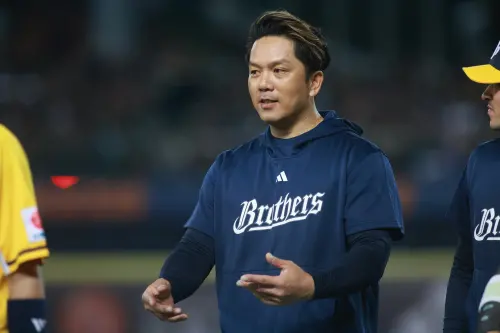 台灣大賽／兄弟「1球星」有隨隊！幫忙整土、餵球　態度不輸現役
